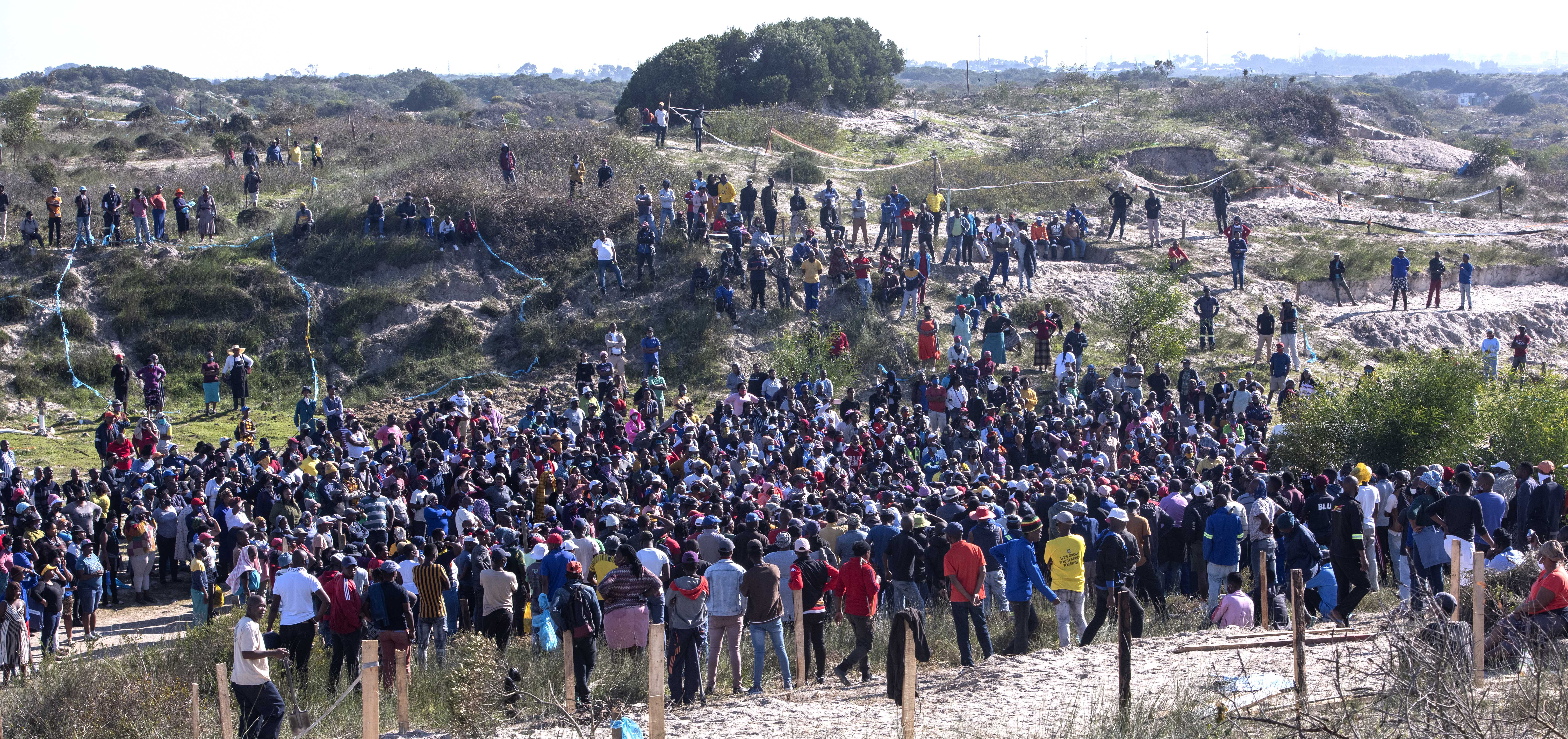In photos: Standoff between police and occupiers of Cape Town nature